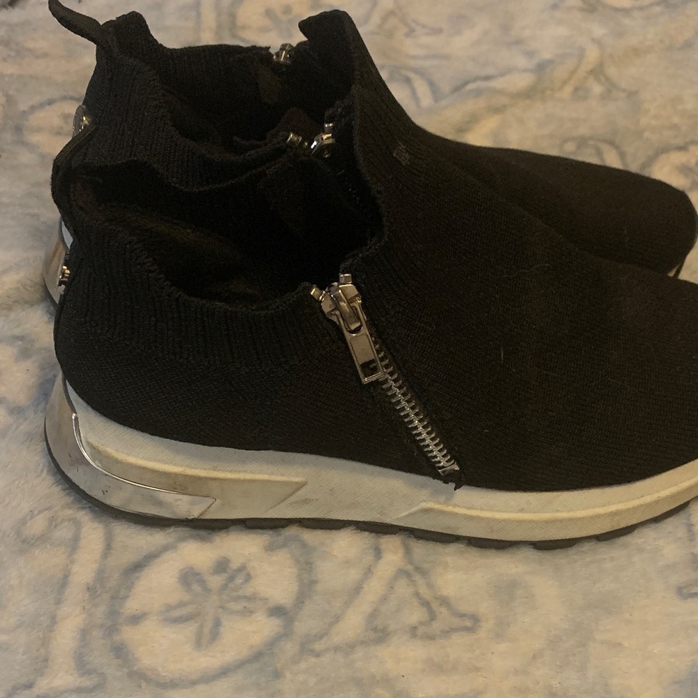 Steve Madden Black Slip-On Sneakers - Picture 2 of 6